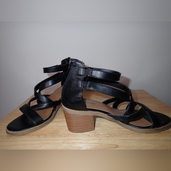 Maurices Womens Zipper Block Heel Ankle Strap Open Toe Sandals Black - Picture 2 of 11
